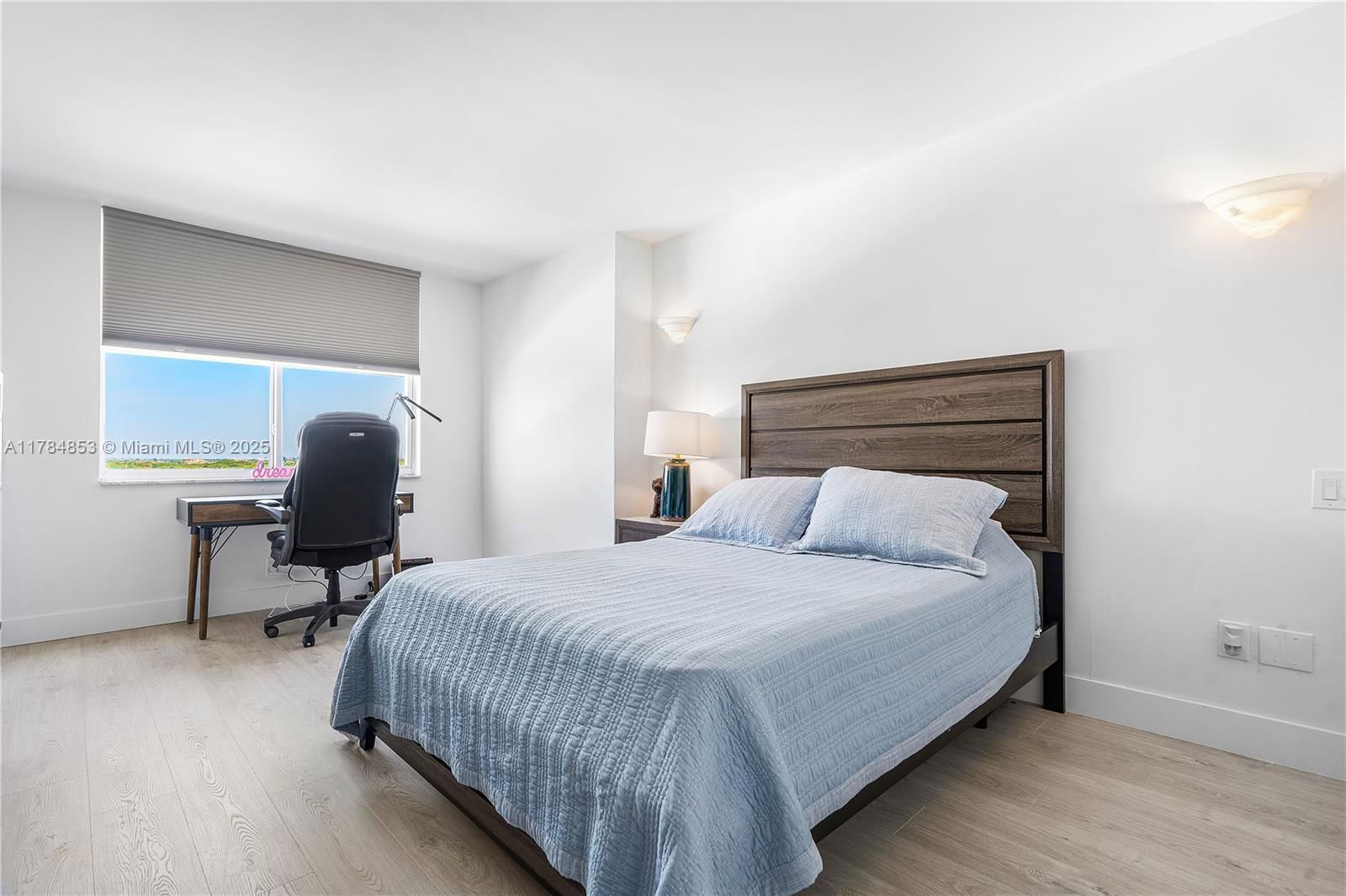 Real estate property located at 1625 10th Ave #1002, Broward, Runaway Bay Condo, Fort Lauderdale, FL