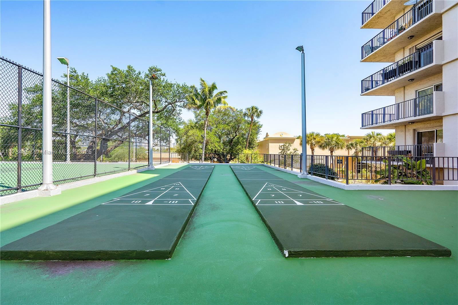 Real estate property located at 1625 10th Ave #1002, Broward, Runaway Bay Condo, Fort Lauderdale, FL