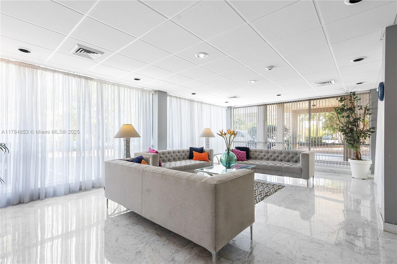 Real estate property located at 1625 10th Ave #1002, Broward, Runaway Bay Condo, Fort Lauderdale, FL