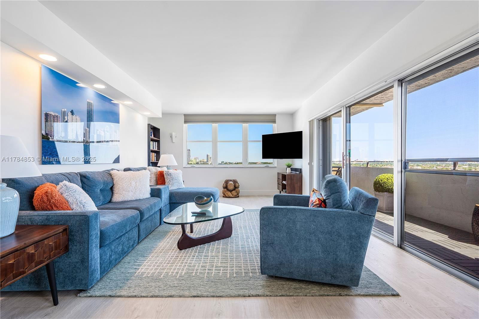 Real estate property located at 1625 10th Ave #1002, Broward, Runaway Bay Condo, Fort Lauderdale, FL