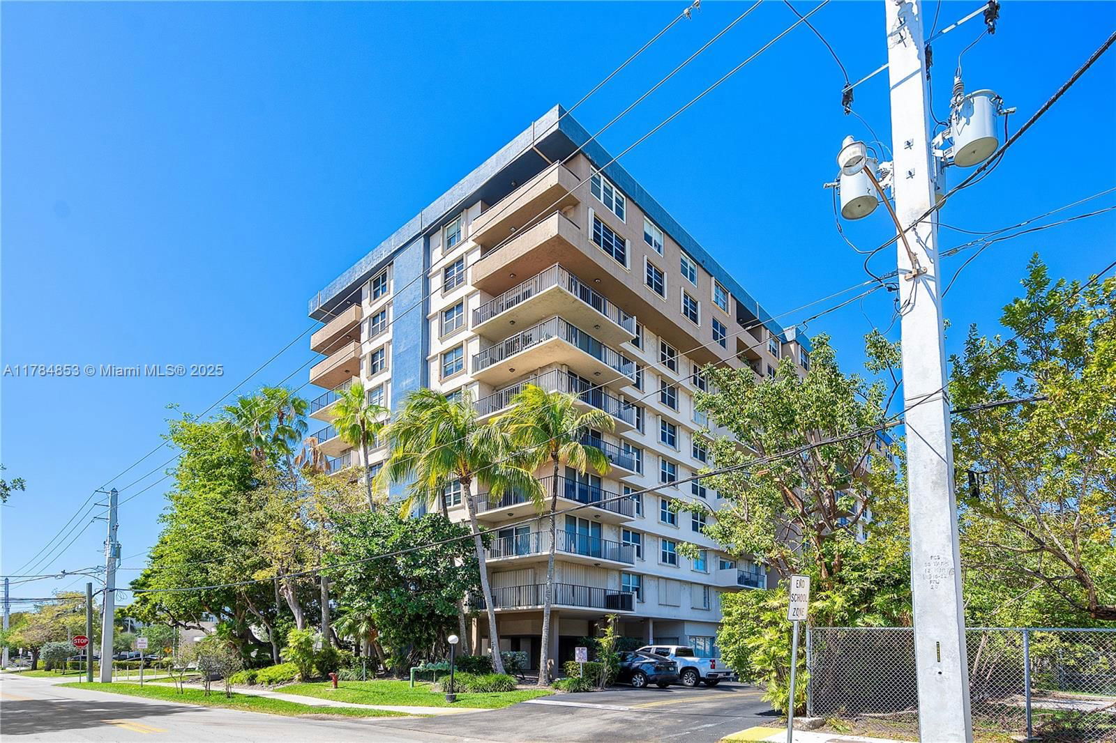 Real estate property located at 1625 10th Ave #1002, Broward, Runaway Bay Condo, Fort Lauderdale, FL