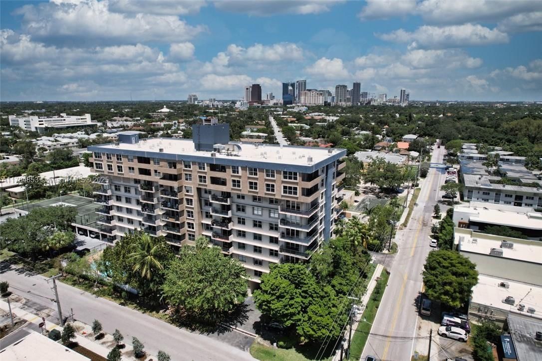 Real estate property located at 1625 10th Ave #1002, Broward, Runaway Bay Condo, Fort Lauderdale, FL