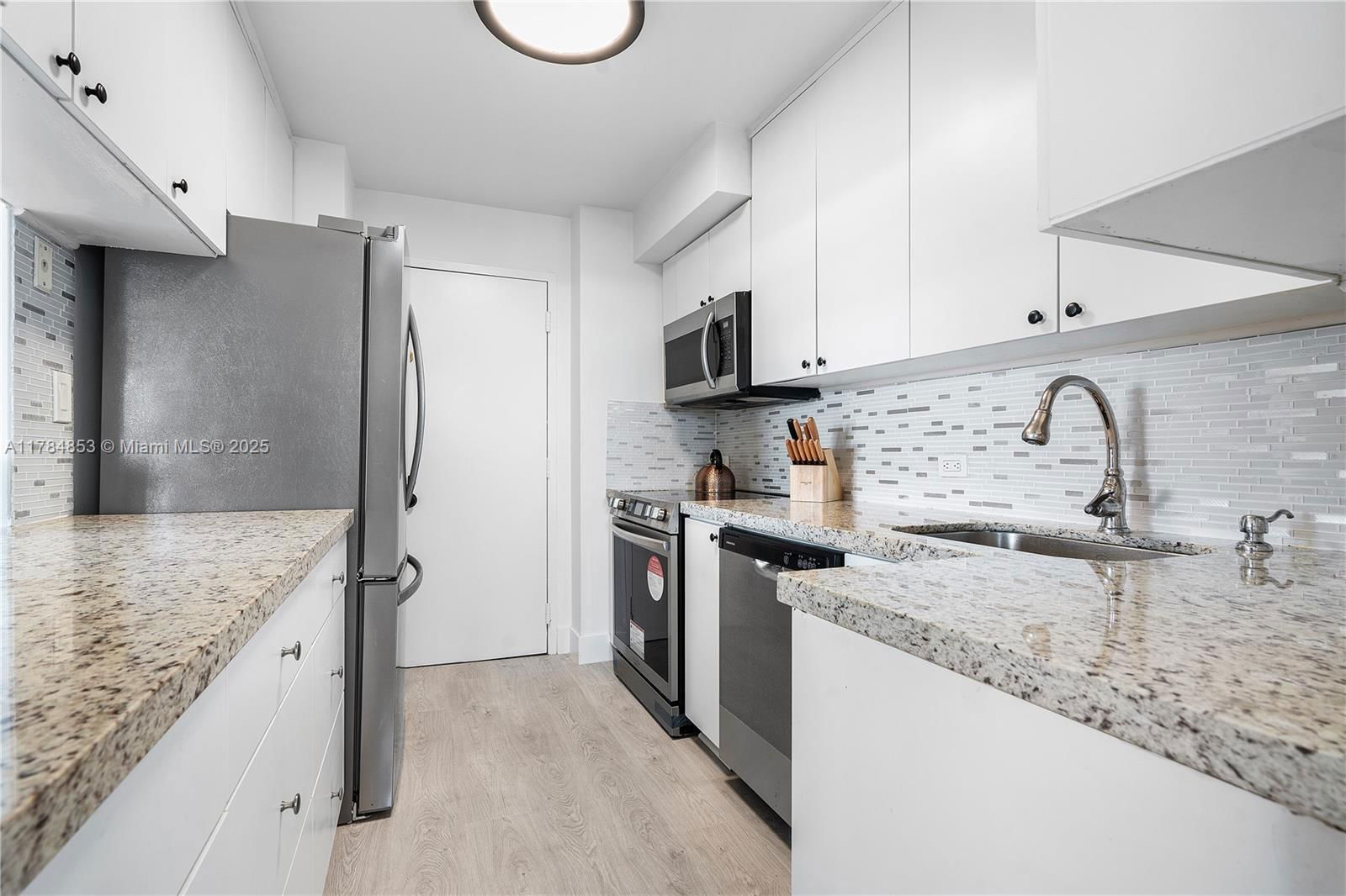 Real estate property located at 1625 10th Ave #1002, Broward, Runaway Bay Condo, Fort Lauderdale, FL
