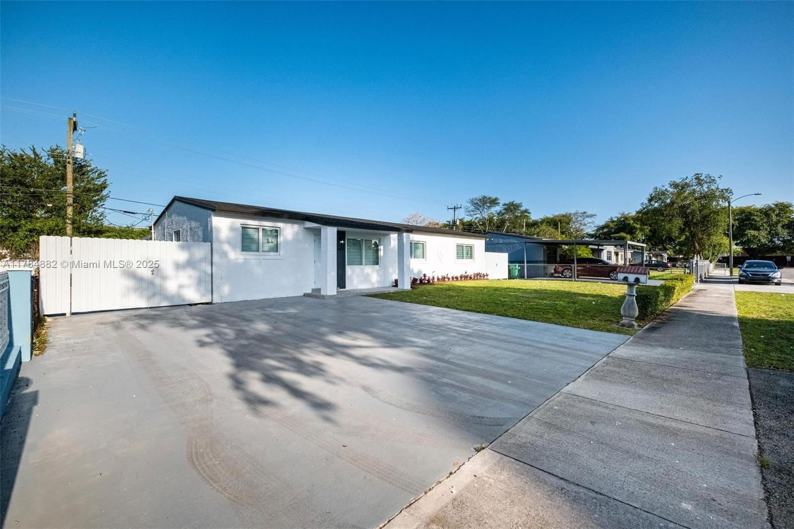 Real estate property located at 6811 28th Ave, Miami-dade, Gladeview, Miami, FL