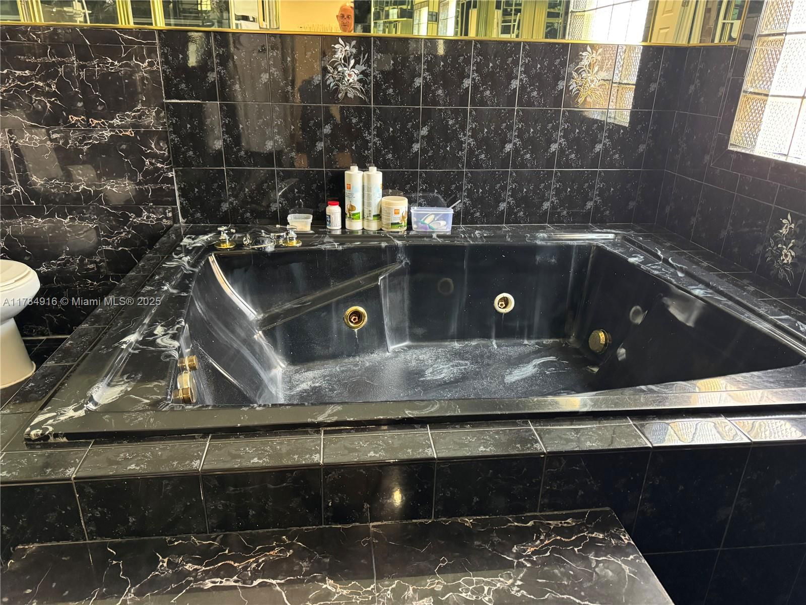 Real estate property located at 3041 95th Ter, Miami-dade, The Tropics Amd, Miami, FL