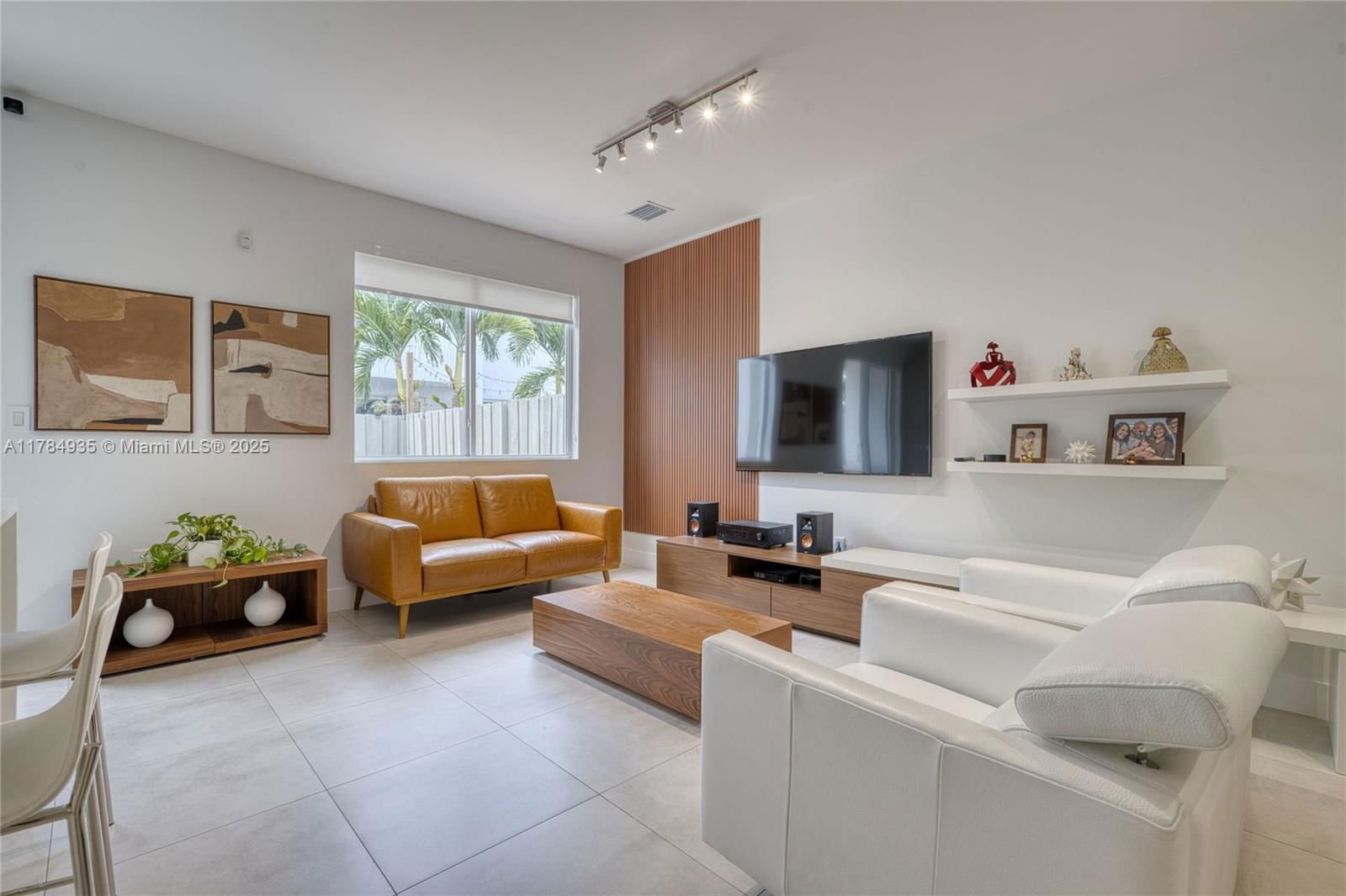 Real estate property located at 10240 72nd Ter, Miami-dade, Doral Palms North, Doral, FL
