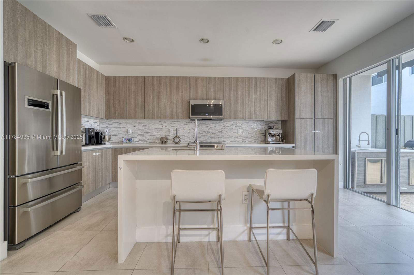 Real estate property located at 10240 72nd Ter, Miami-dade, Doral Palms North, Doral, FL