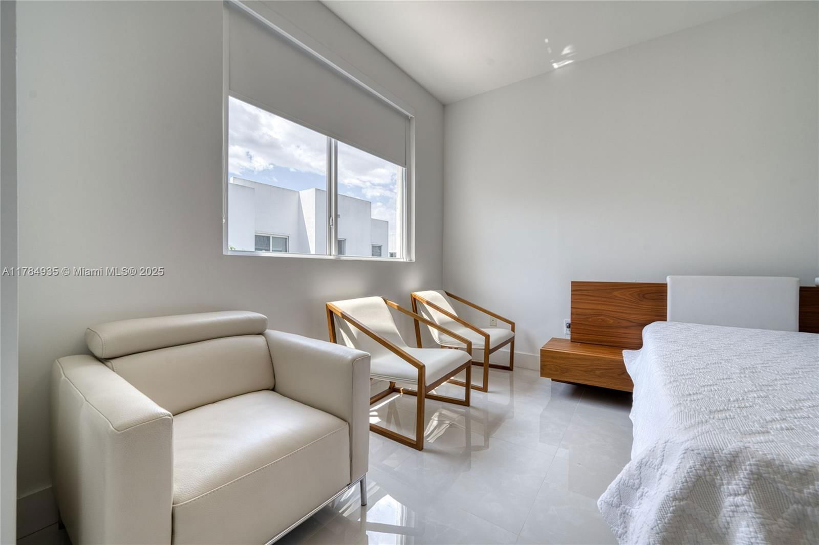 Real estate property located at 10240 72nd Ter, Miami-dade, Doral Palms North, Doral, FL