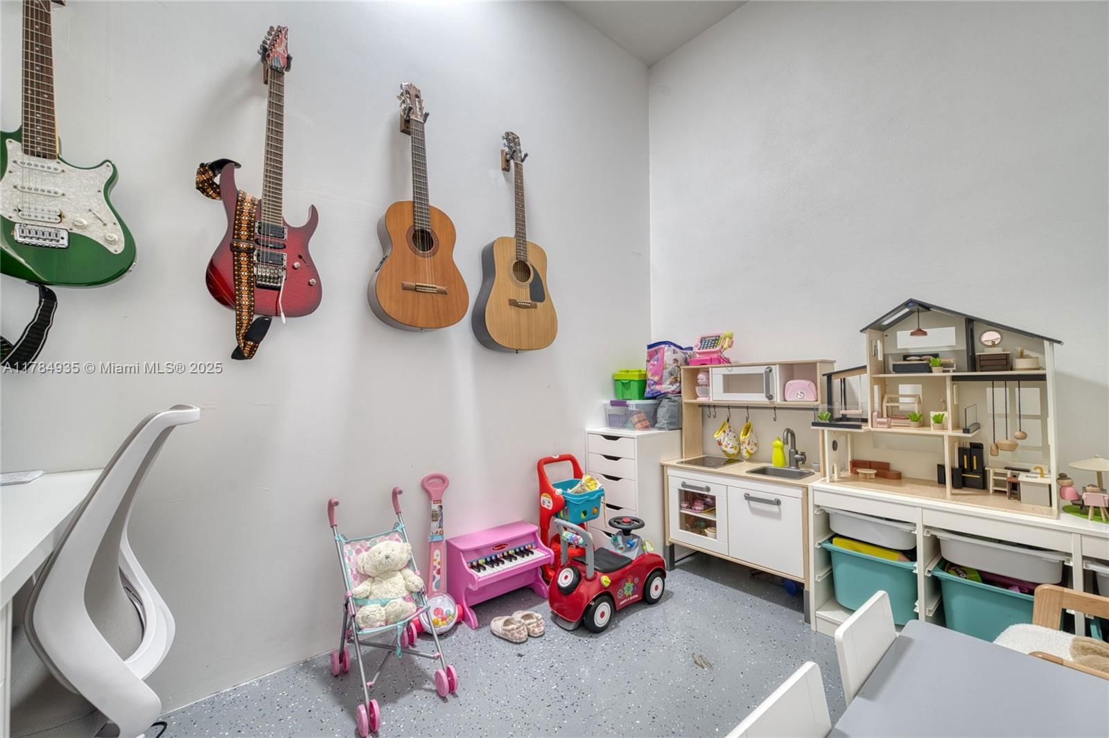Real estate property located at 10240 72nd Ter, Miami-dade, Doral Palms North, Doral, FL