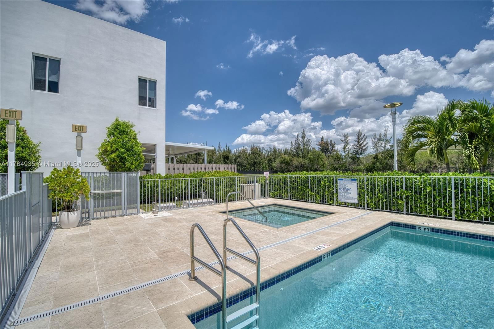 Real estate property located at 10240 72nd Ter, Miami-dade, Doral Palms North, Doral, FL