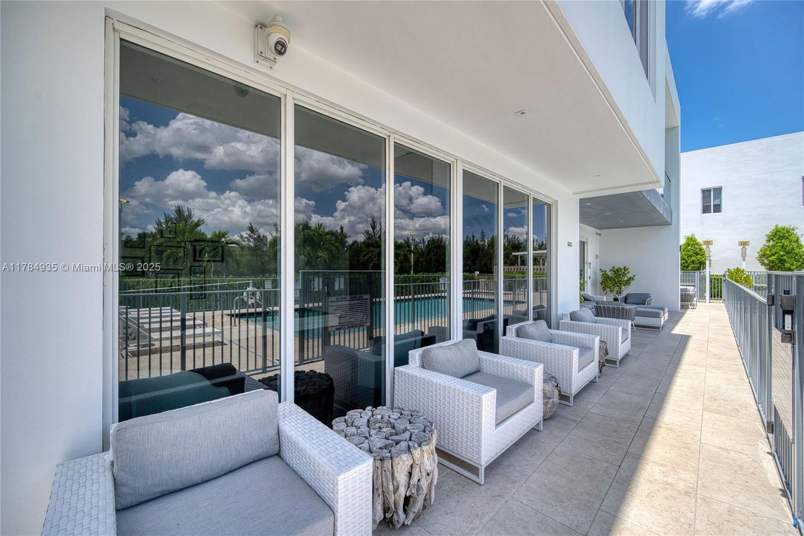Real estate property located at 10240 72nd Ter, Miami-dade, Doral Palms North, Doral, FL