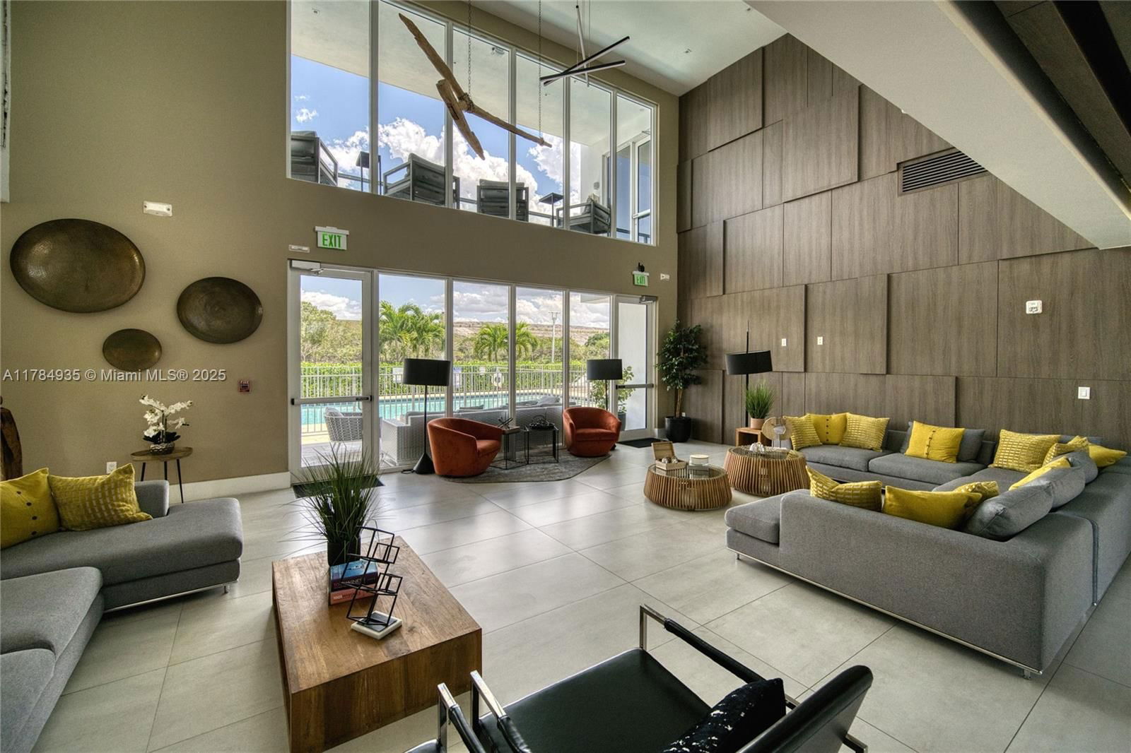 Real estate property located at 10240 72nd Ter, Miami-dade, Doral Palms North, Doral, FL