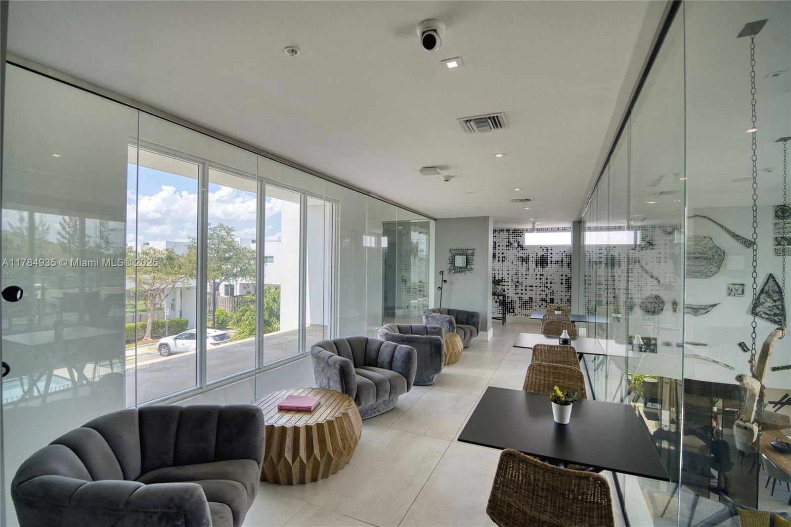 Real estate property located at 10240 72nd Ter, Miami-dade, Doral Palms North, Doral, FL
