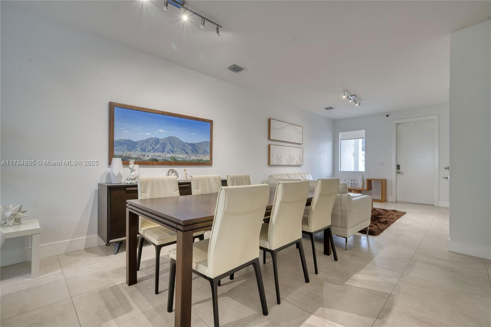 Real estate property located at 10240 72nd Ter, Miami-dade, Doral Palms North, Doral, FL