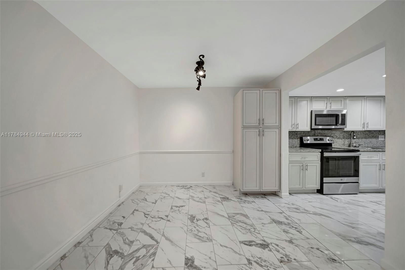 Real estate property located at 4165 66th Way #137, Broward, Brentwood Townhouse 4 Con, Davie, FL