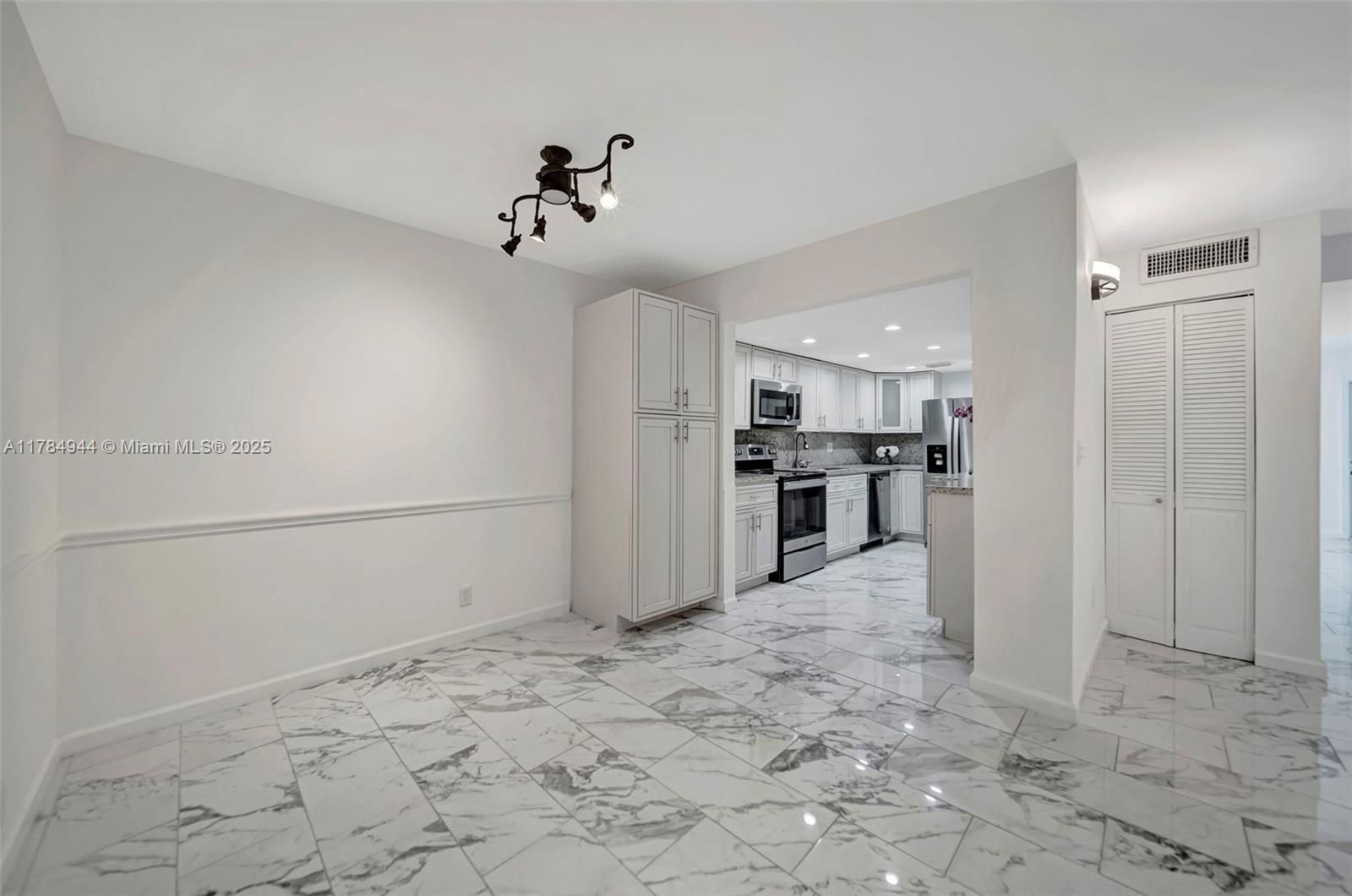 Real estate property located at 4165 66th Way #137, Broward, Brentwood Townhouse 4 Con, Davie, FL