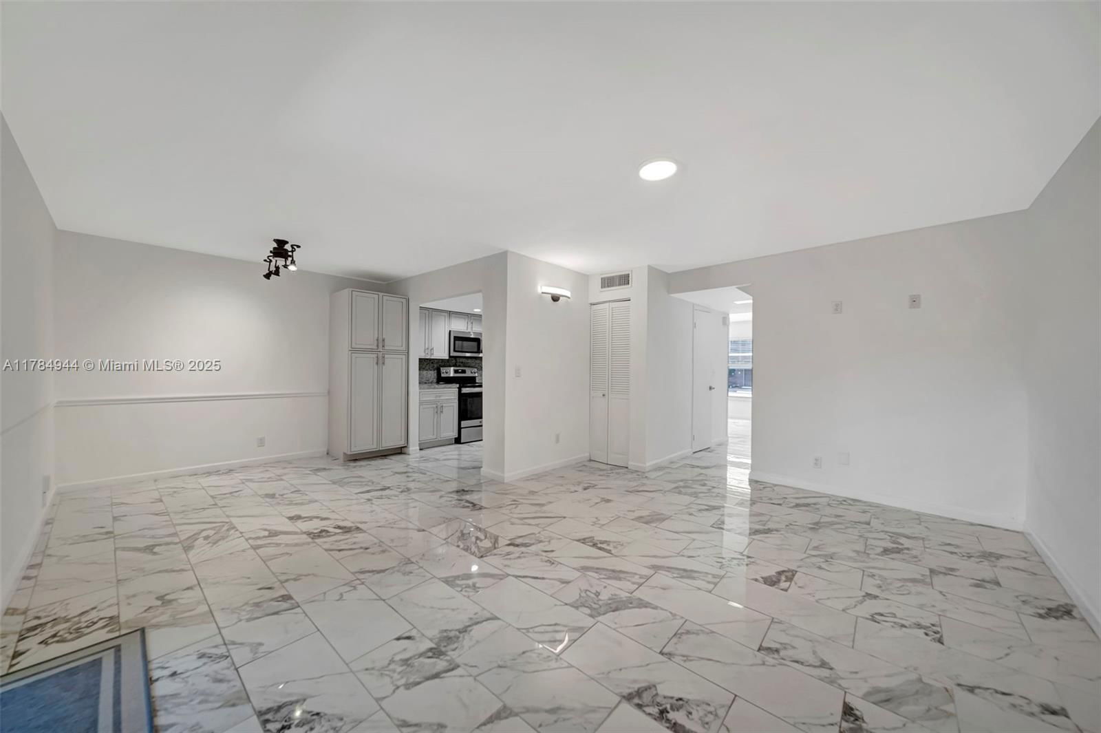Real estate property located at 4165 66th Way #137, Broward, Brentwood Townhouse 4 Con, Davie, FL