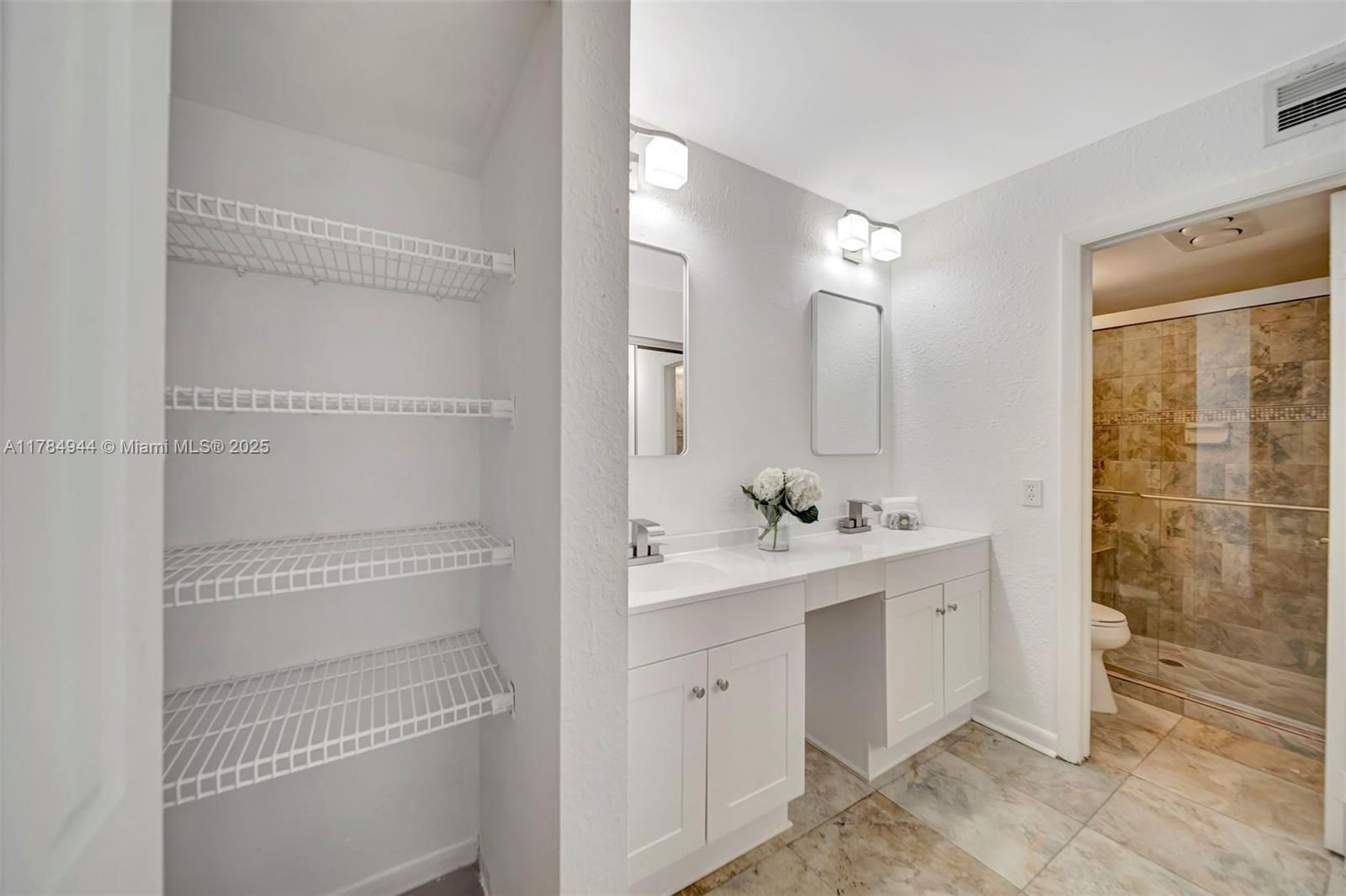 Real estate property located at 4165 66th Way #137, Broward, Brentwood Townhouse 4 Con, Davie, FL
