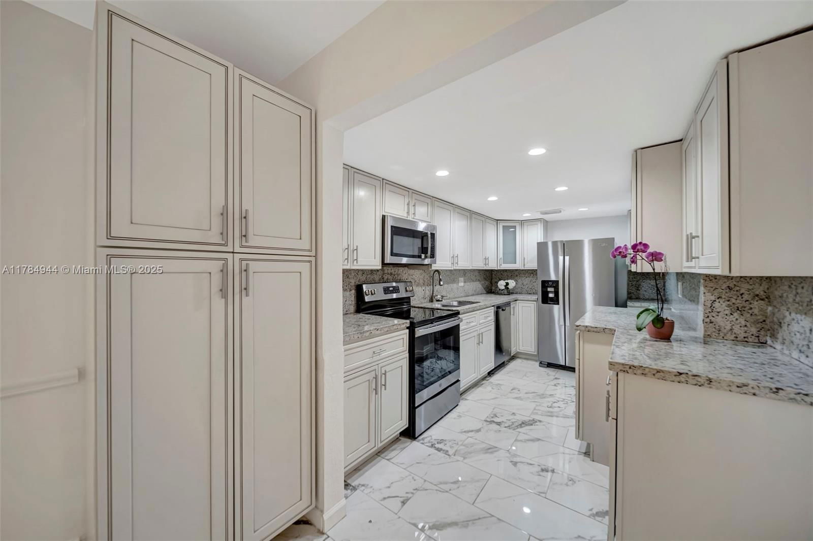 Real estate property located at 4165 66th Way #137, Broward, Brentwood Townhouse 4 Con, Davie, FL