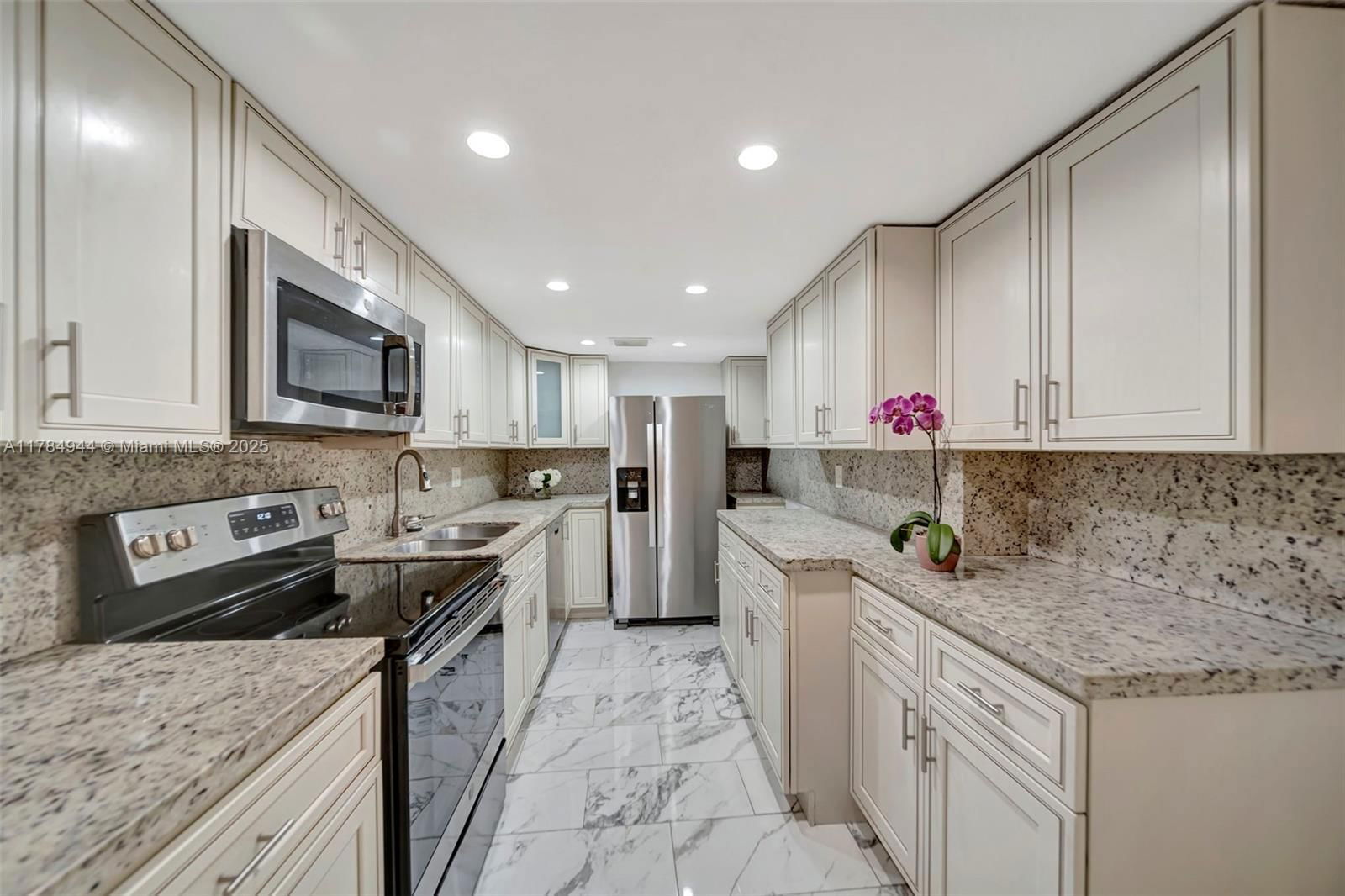 Real estate property located at 4165 66th Way #137, Broward, Brentwood Townhouse 4 Con, Davie, FL