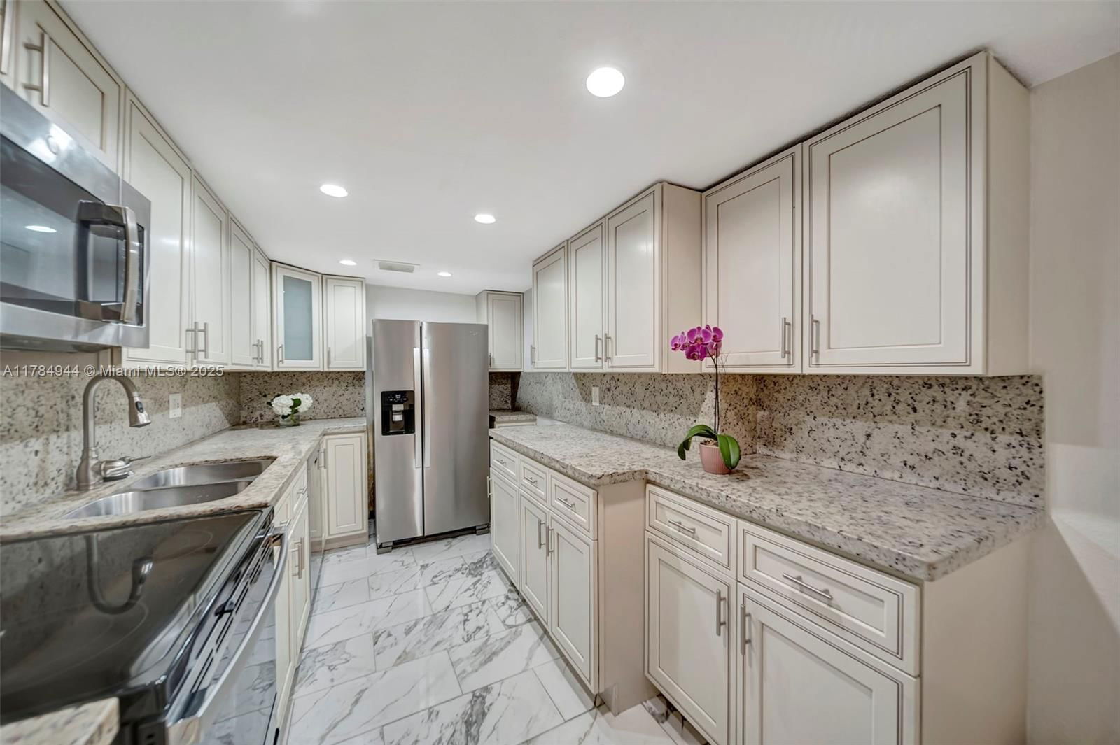 Real estate property located at 4165 66th Way #137, Broward, Brentwood Townhouse 4 Con, Davie, FL