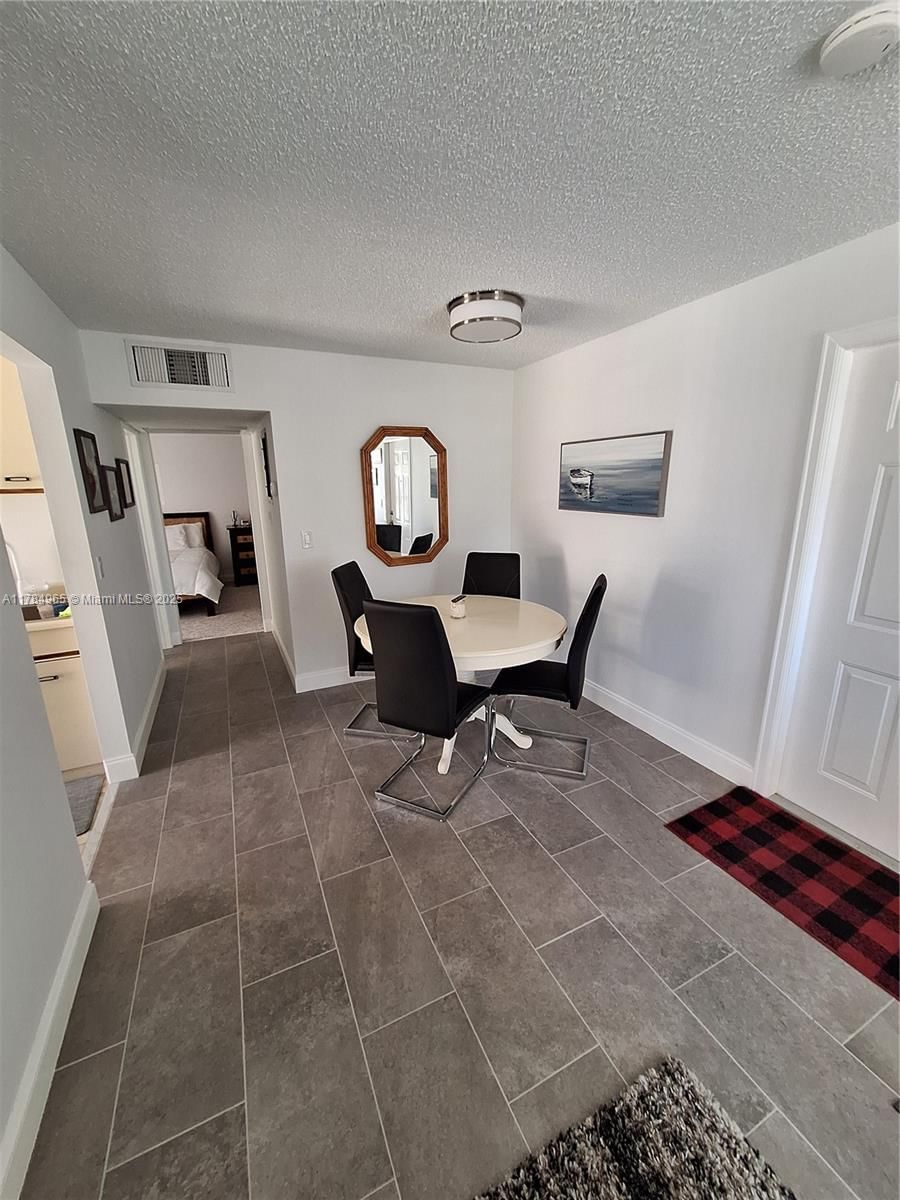 Real estate property located at 733 Hummingbird Way #6, Palm Beach, Regency Manor Condo, North Palm Beach, FL