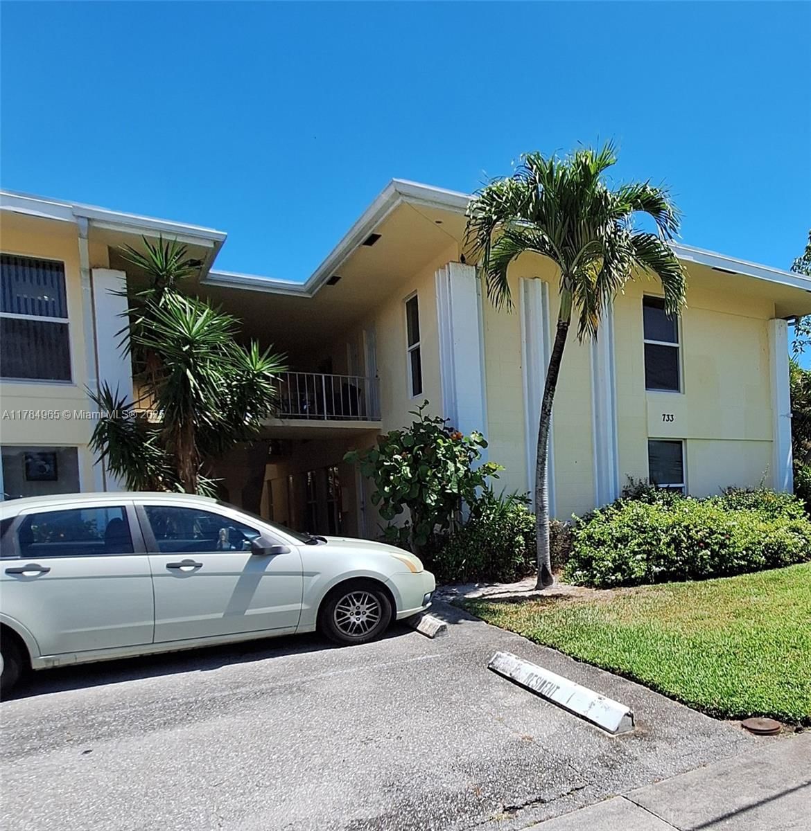 Real estate property located at 733 Hummingbird Way #6, Palm Beach, Regency Manor Condo, North Palm Beach, FL