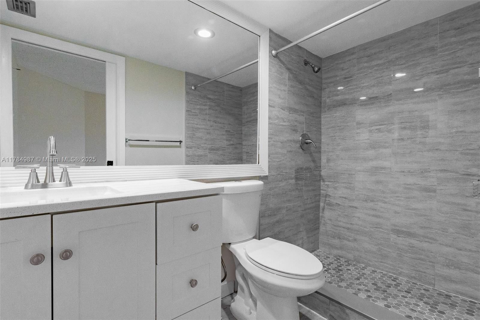 Real estate property located at 10795 108th Ave #103, Miami-dade, Palm Cove Condo, Miami, FL