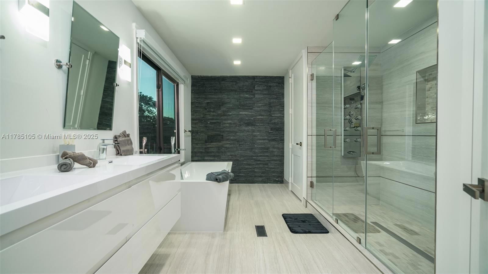 Real estate property located at 11861 4th St, Broward, Simons Plat, Plantation, FL