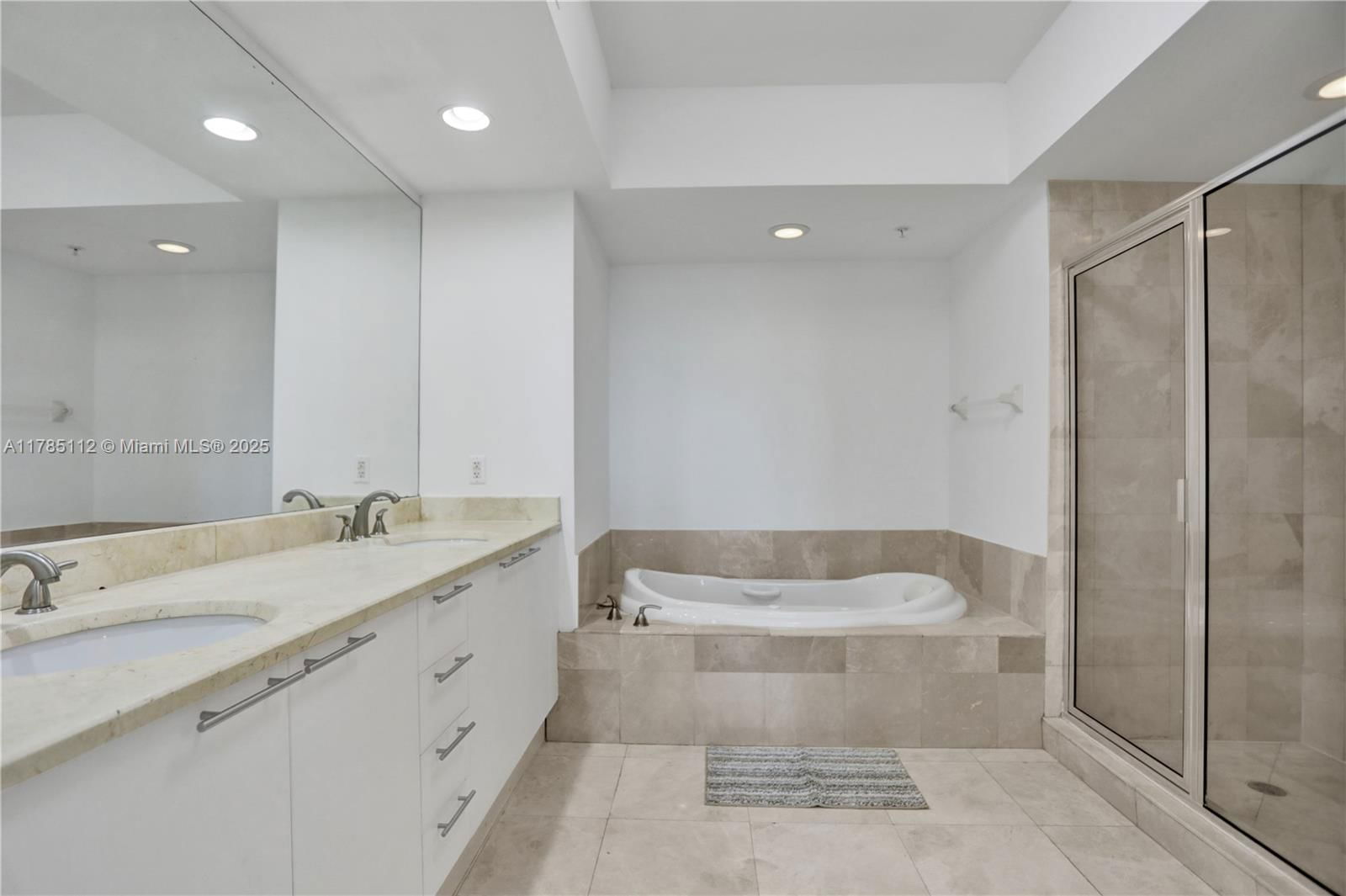 Real estate property located at 15051 Royal Oaks Ln #2503, Miami-dade, The Oaks I Condo, North Miami, FL