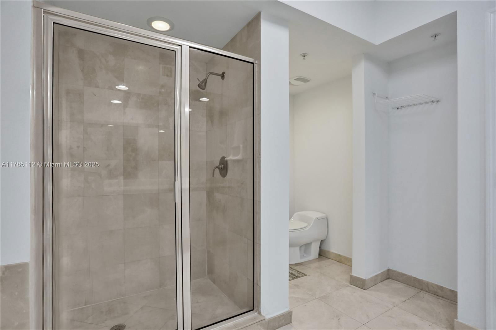 Real estate property located at 15051 Royal Oaks Ln #2503, Miami-dade, The Oaks I Condo, North Miami, FL