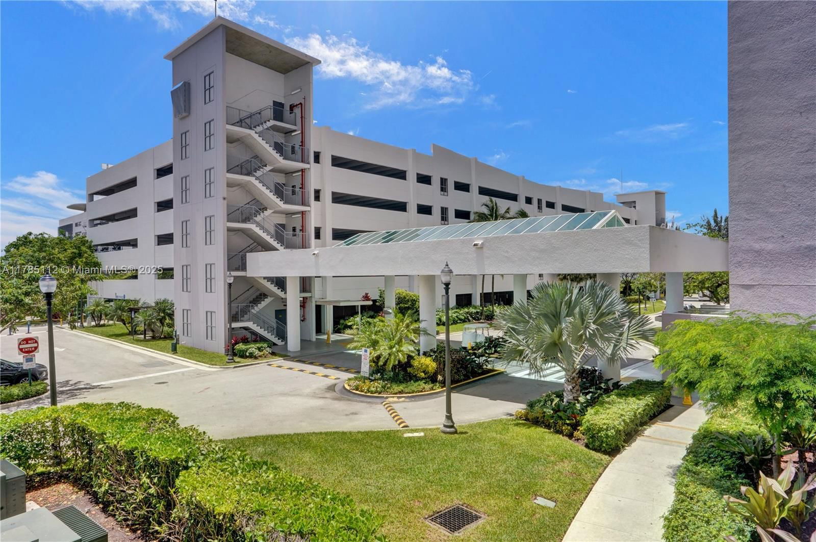 Real estate property located at 15051 Royal Oaks Ln #2503, Miami-dade, The Oaks I Condo, North Miami, FL
