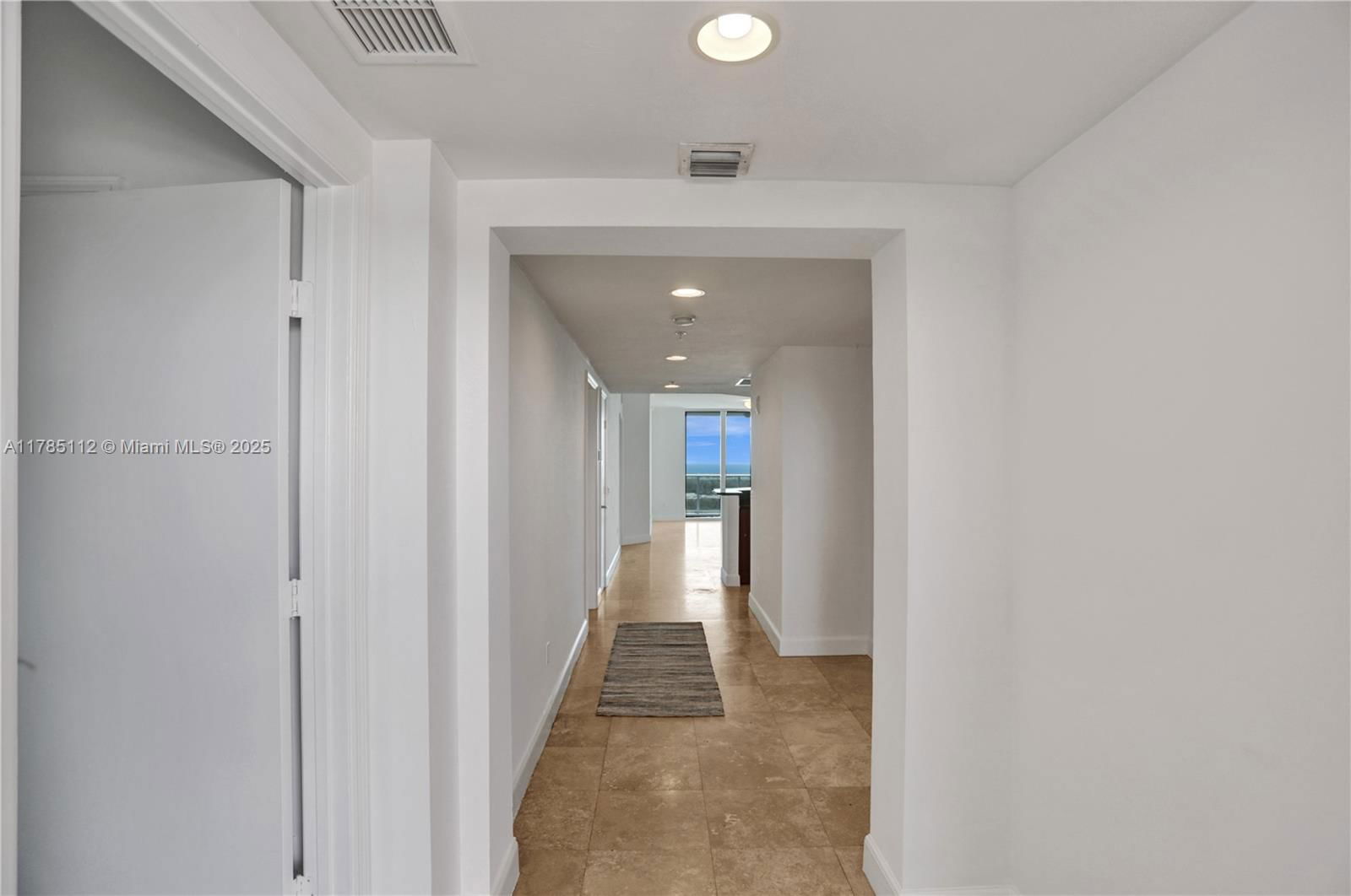 Real estate property located at 15051 Royal Oaks Ln #2503, Miami-dade, The Oaks I Condo, North Miami, FL