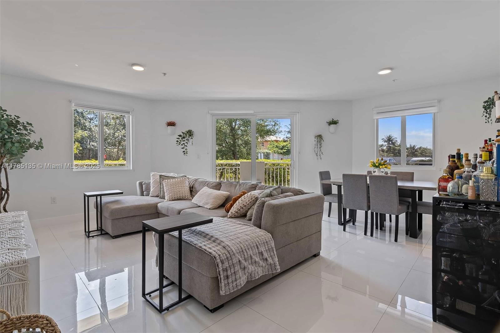 Real estate property located at 10950 82nd St #109, Miami-dade, Islands At Doral 1st Addi, Doral, FL