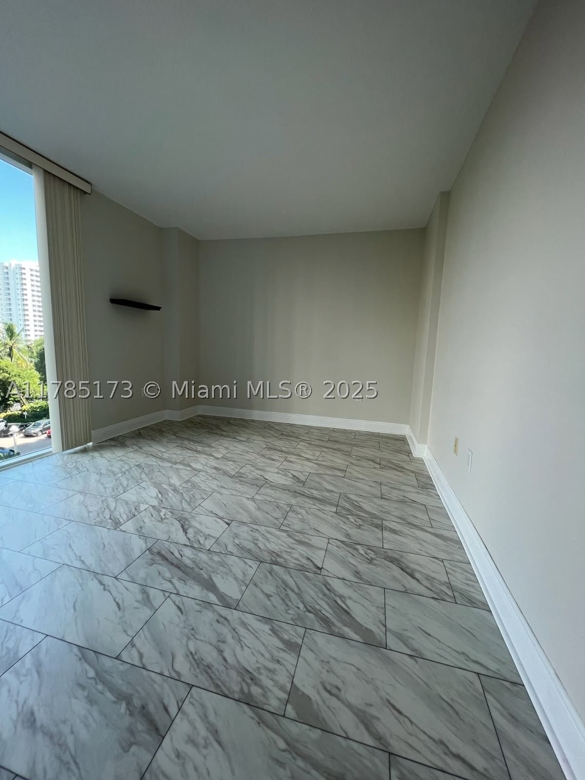 Real estate property located at 3370 Hidden Bay Dr #610, Miami-dade, 100 Hidden Bay Condo, Aventura, FL