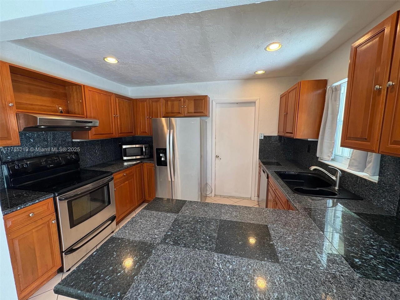 Real estate property located at 12021 119th St, Miami-dade, Devon-aire Estates Sec 5, Miami, FL