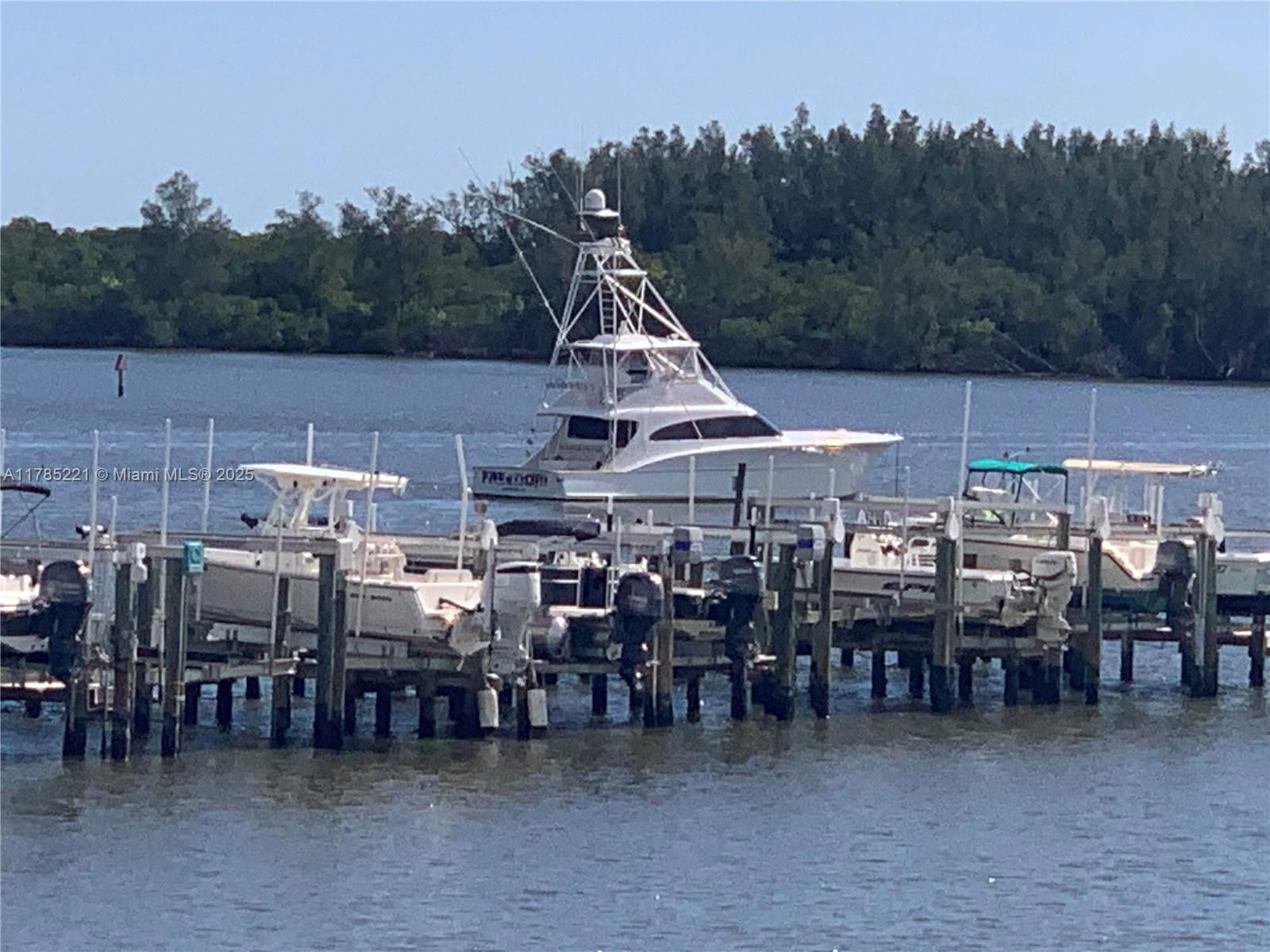 Real estate property located at 6121 Landing Way #13, Martin, Hansons Landing Condo, Stuart, FL