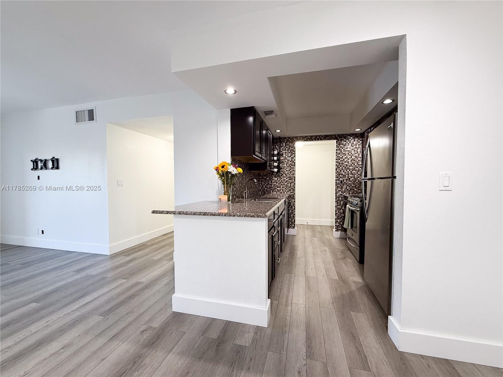 Real estate property located at 1601 Flagler Dr #211O, Palm Beach, Viking Arms Condo, West Palm Beach, FL