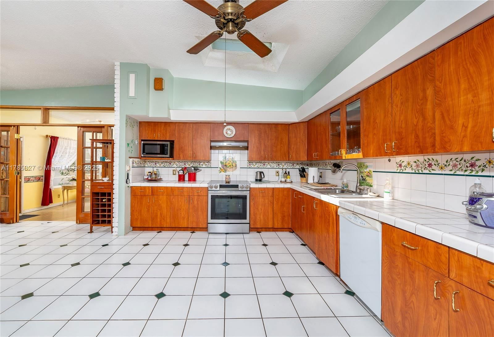 Real estate property located at 7132 65th Ave, Miami-dade, Merion Park Manor 2nd Add, South Miami, FL