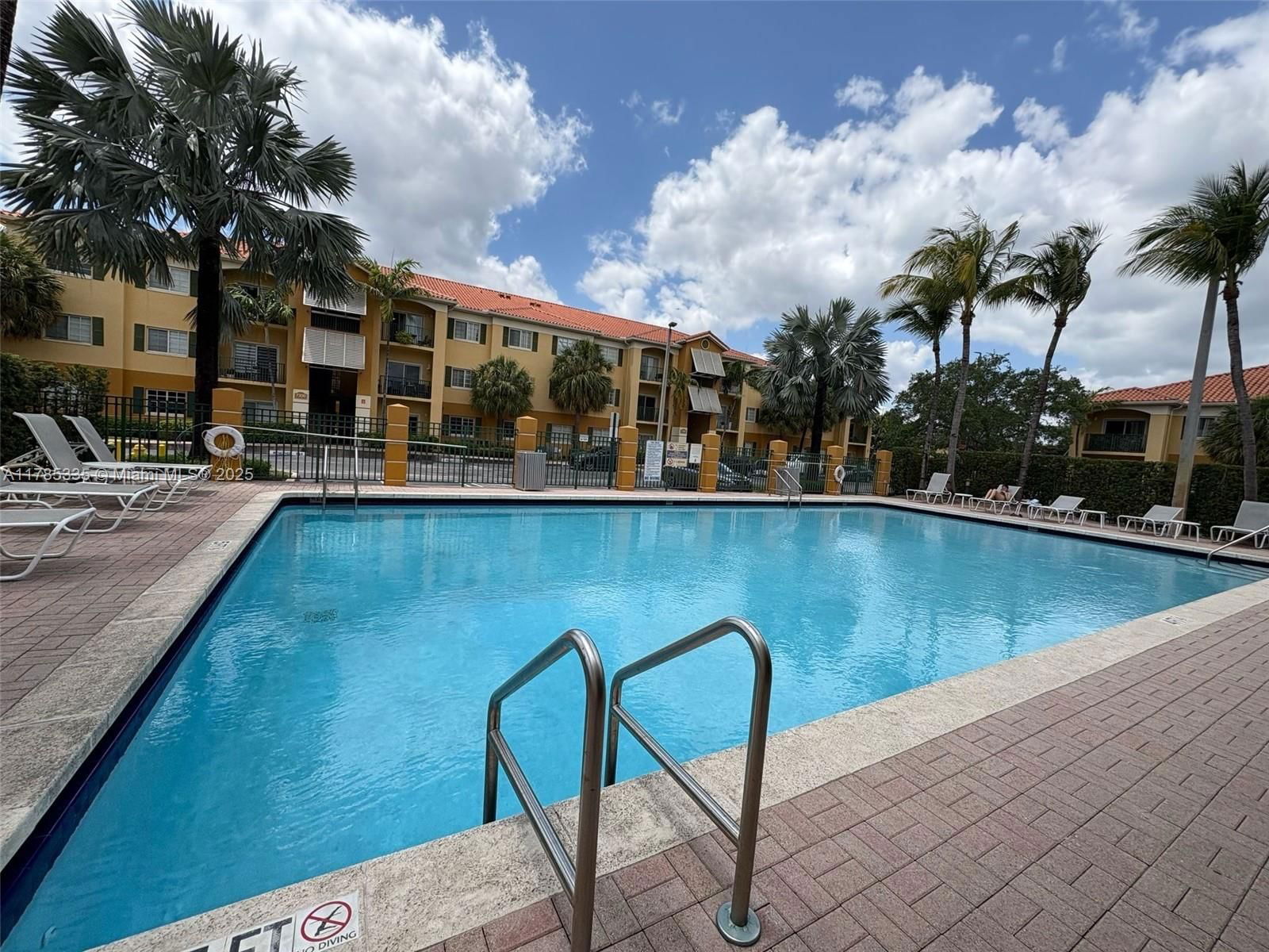 Real estate property located at 7340 114th Ave #201, Miami-dade, Palm Gardens At Doral Con, Doral, FL