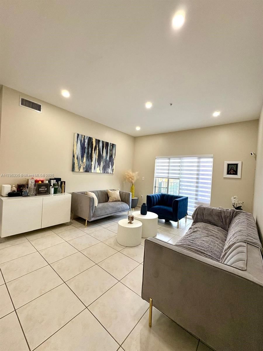 Real estate property located at 7340 114th Ave #201, Miami-dade, Palm Gardens At Doral Con, Doral, FL