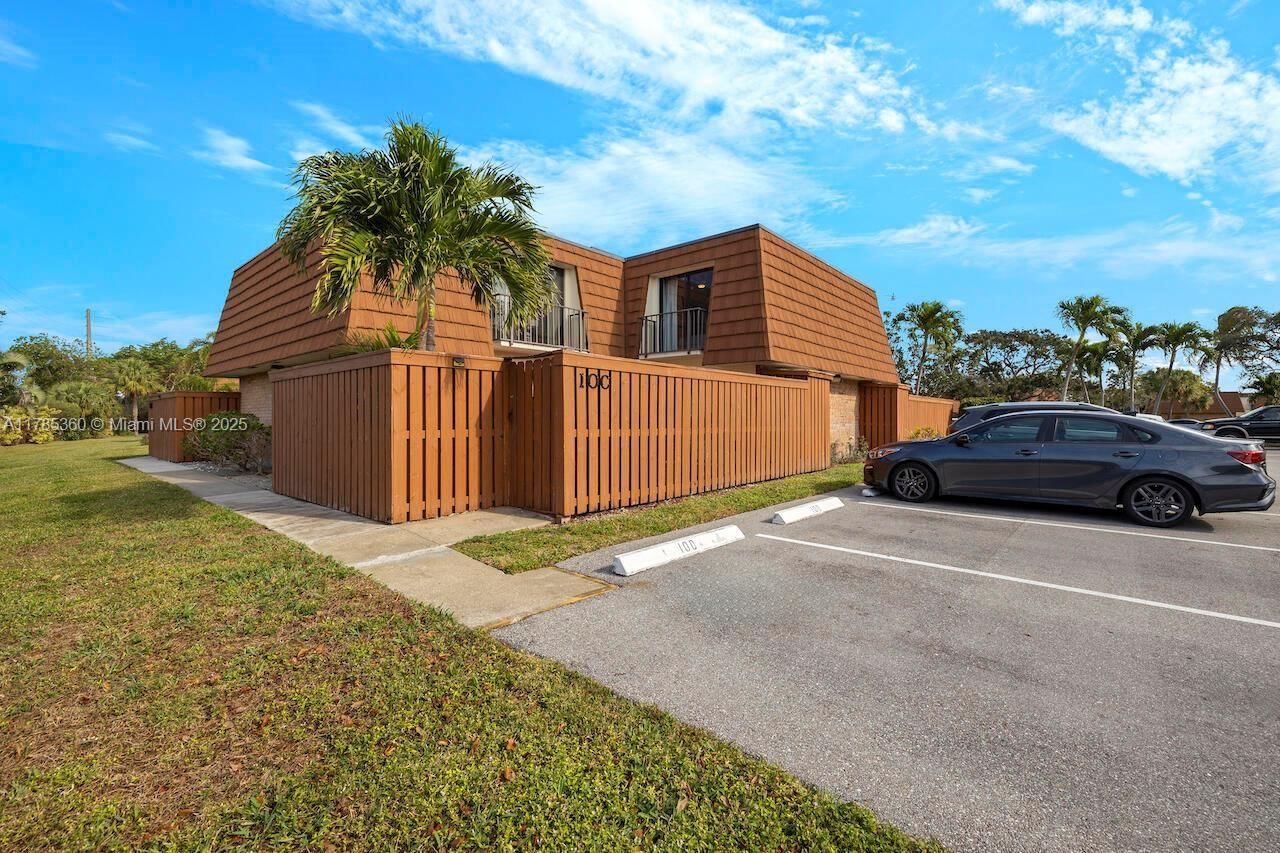 Real estate property located at 3900 County Line Rd #10C, Palm Beach, Tequesta Hills Condo, Tequesta, FL
