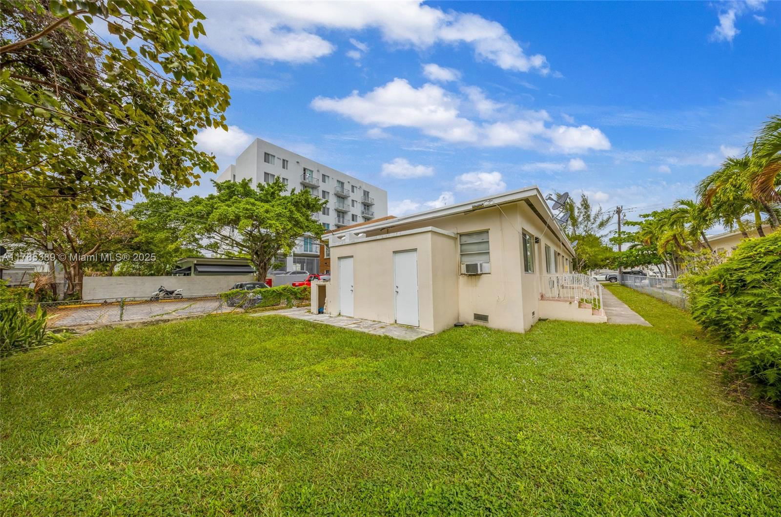 Real estate property located at 1644 4th St, Miami-dade, Miami, FL