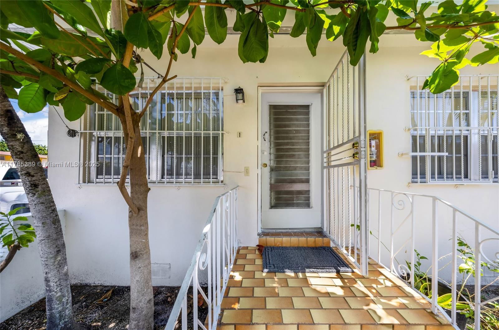 Real estate property located at 1644 4th St, Miami-dade, Miami, FL
