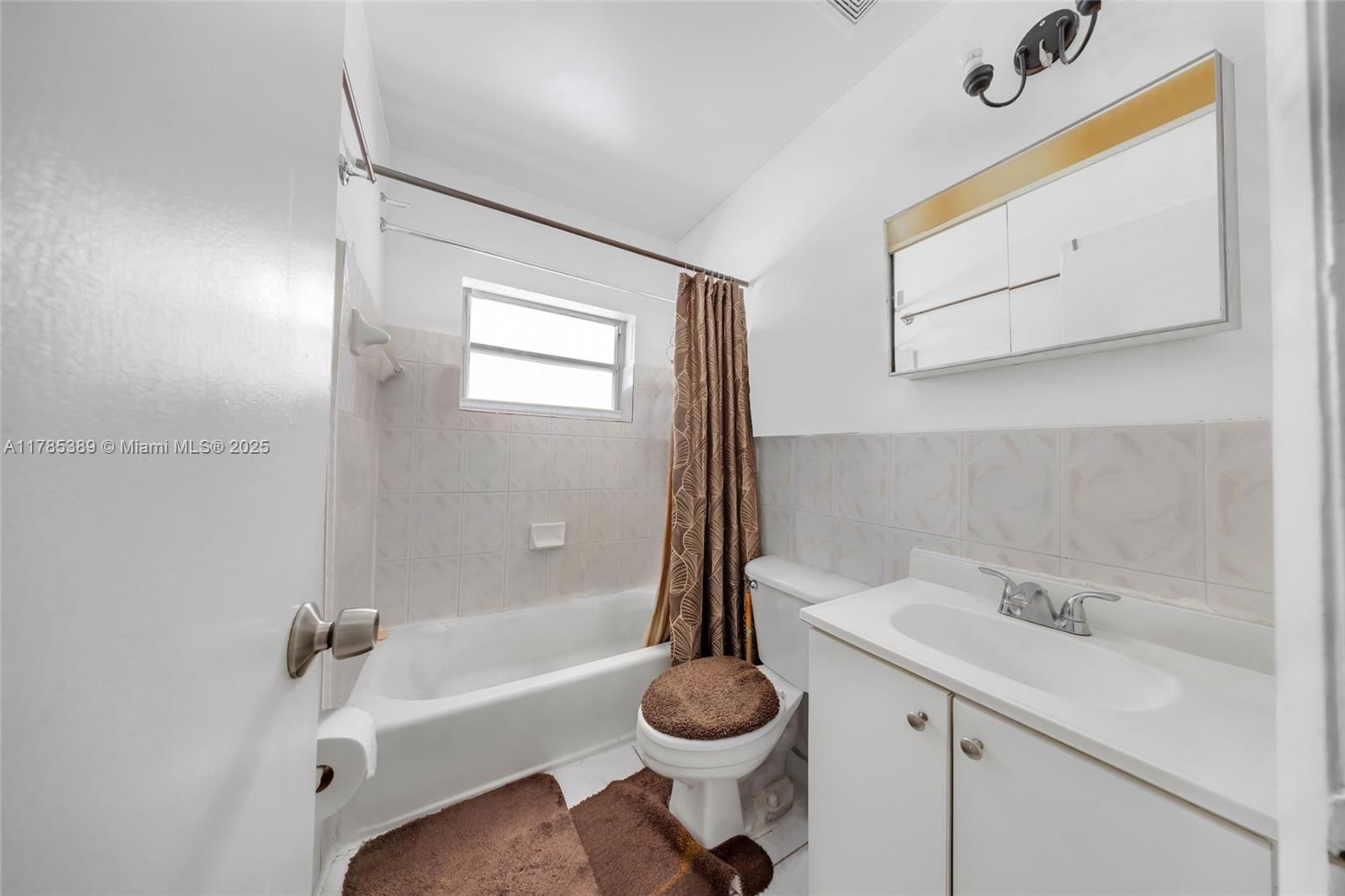 Real estate property located at 1644 4th St, Miami-dade, Miami, FL
