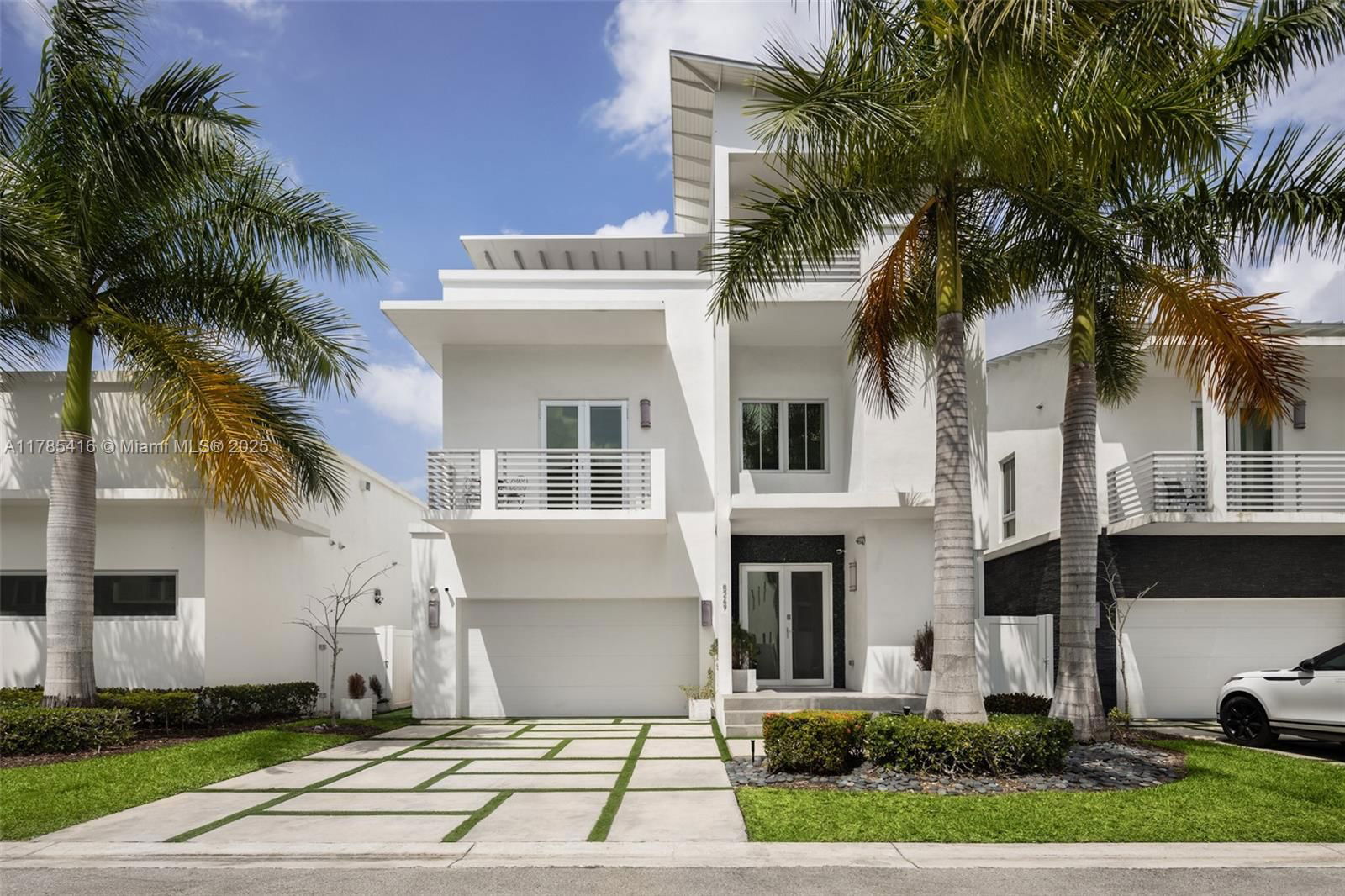 Real estate property located at 8249 33rd Ter, Miami-dade, Oasis Park Square At Dora, Doral, FL