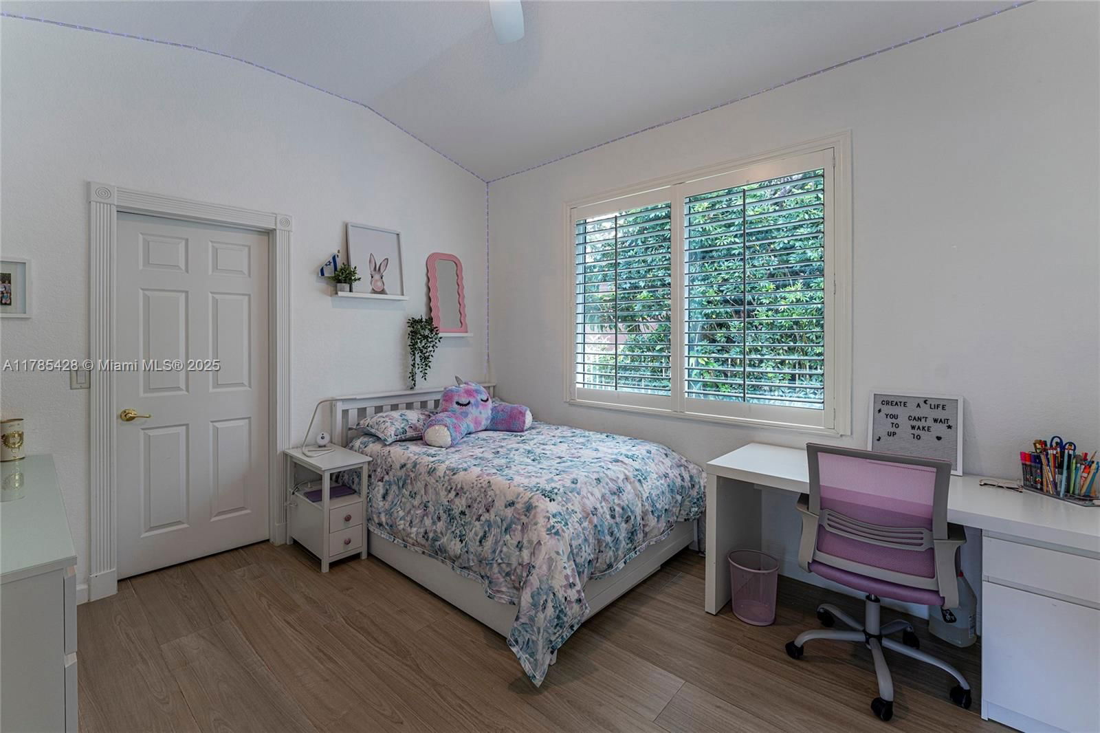 Real estate property located at 4023 Lake Estates Dr, Broward, R0lling Hills Golf & Tenn, Davie, FL