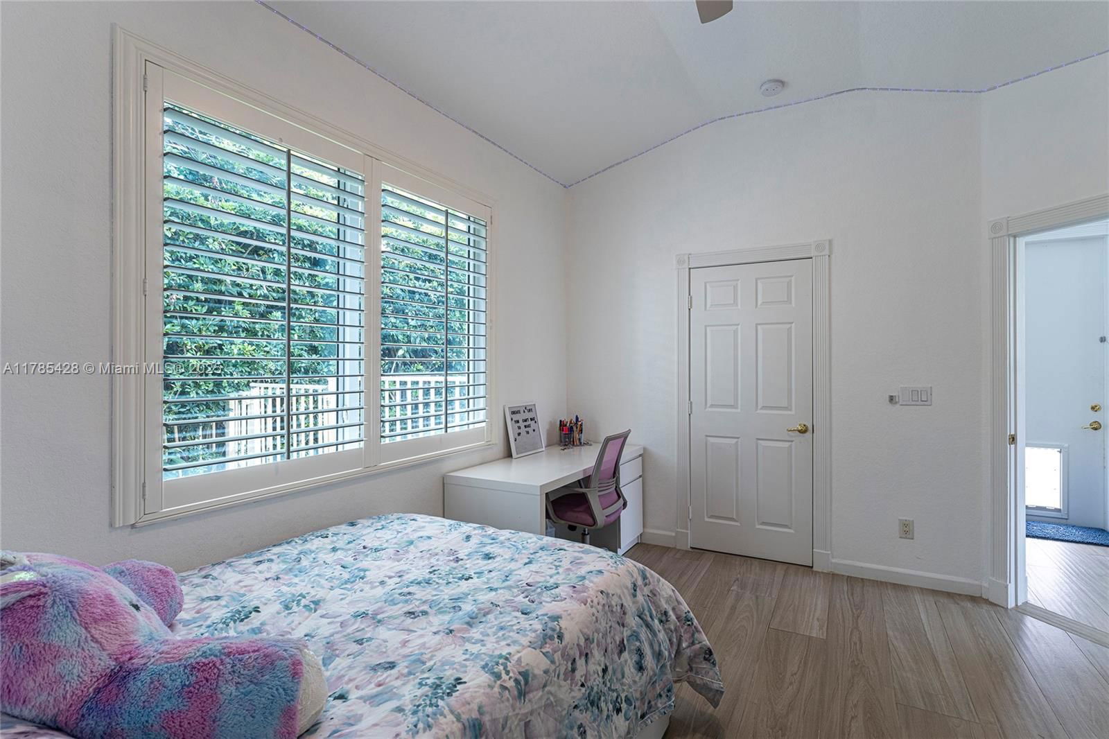 Real estate property located at 4023 Lake Estates Dr, Broward, R0lling Hills Golf & Tenn, Davie, FL