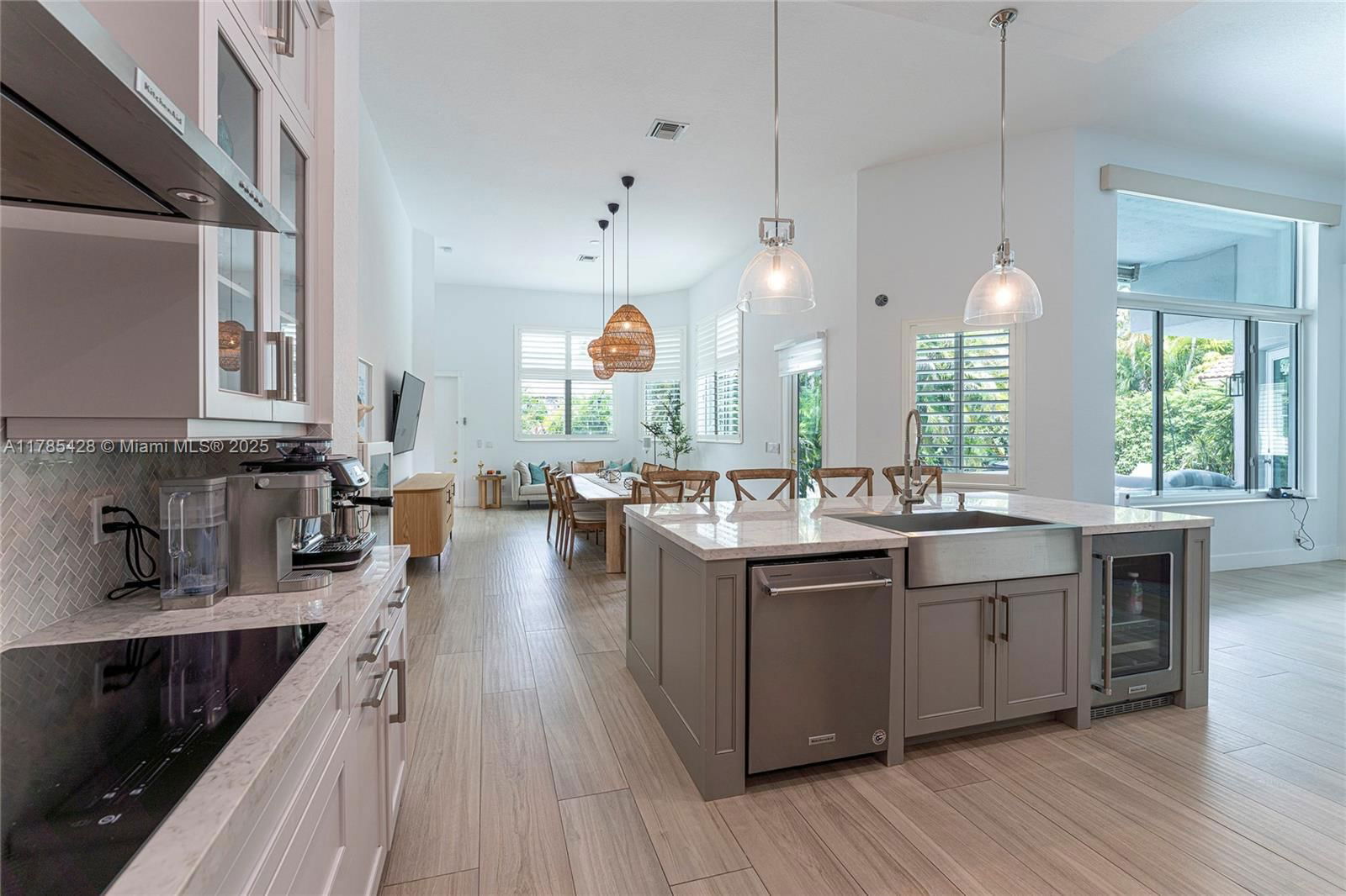 Real estate property located at 4023 Lake Estates Dr, Broward, R0lling Hills Golf & Tenn, Davie, FL
