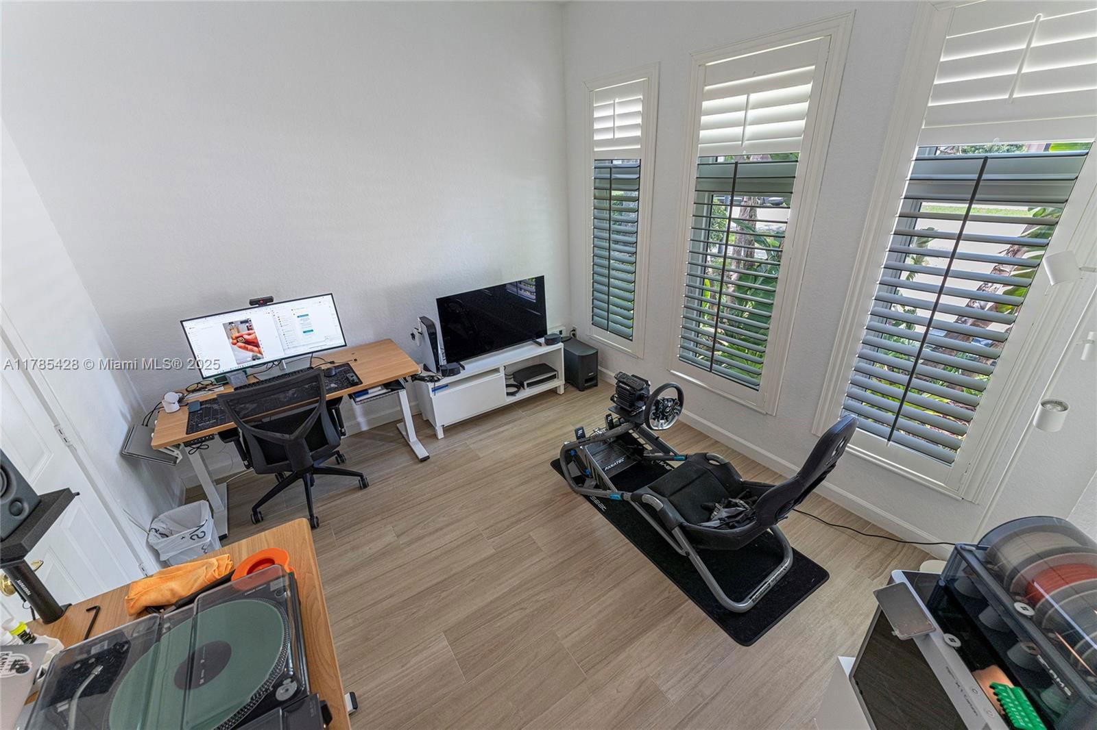 Real estate property located at 4023 Lake Estates Dr, Broward, R0lling Hills Golf & Tenn, Davie, FL